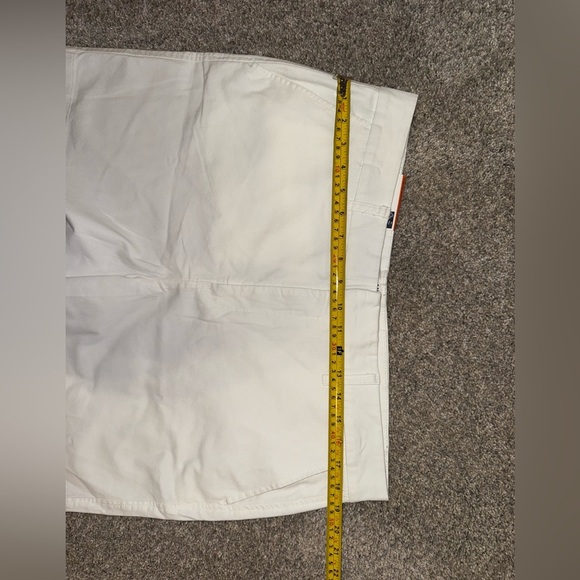 MAKE AN OFFER!   Anne Klein White Bermuda Shorts - Picture 6 of 6